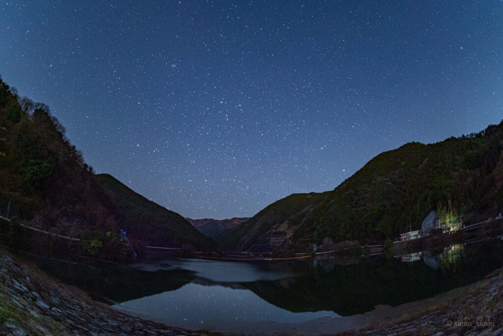 名栗湖で西向きに撮影した星空