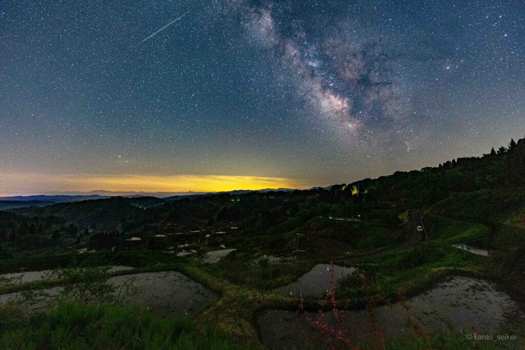 星峠の棚田と天の川の星景写真4（新潟県十日町市）
